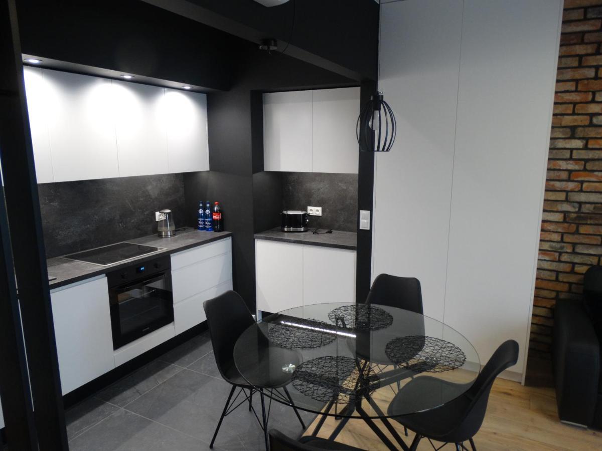 Black&White Apartment Bis - Male Garbary 8 Poznaň Exteriér fotografie