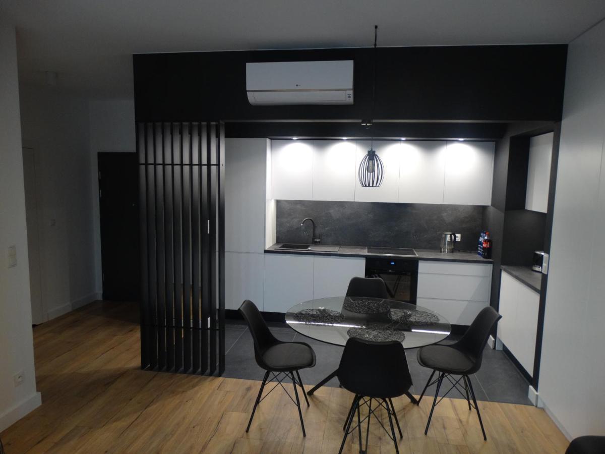 Black&White Apartment Bis - Male Garbary 8 Poznaň Exteriér fotografie