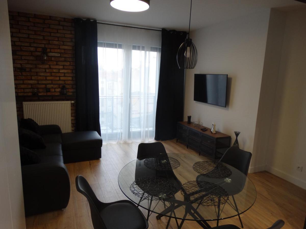 Black&White Apartment Bis - Male Garbary 8 Poznaň Exteriér fotografie